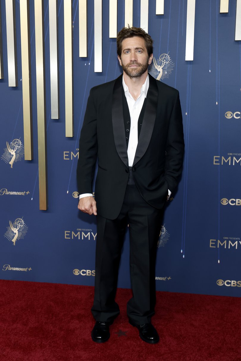 Jake Gyllenhaal attends the 77th Primetime Emmy Awards. (Photo by Kevin Mazur/Getty Images)