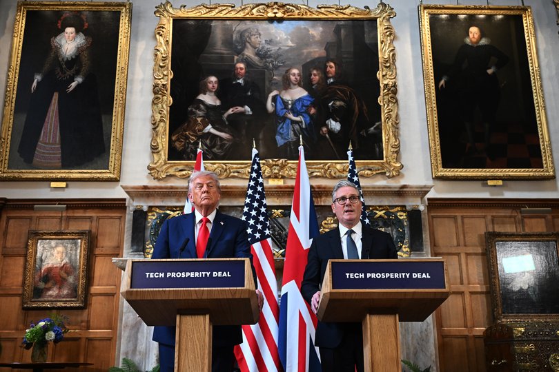 Donald Trump and Keir Starmer hold a press conference at Chequers.