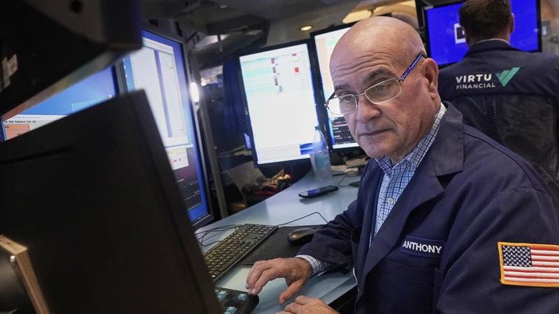 Shares in Intel jumped after Nvidia threw its heft behind the struggling US chipmaker. 