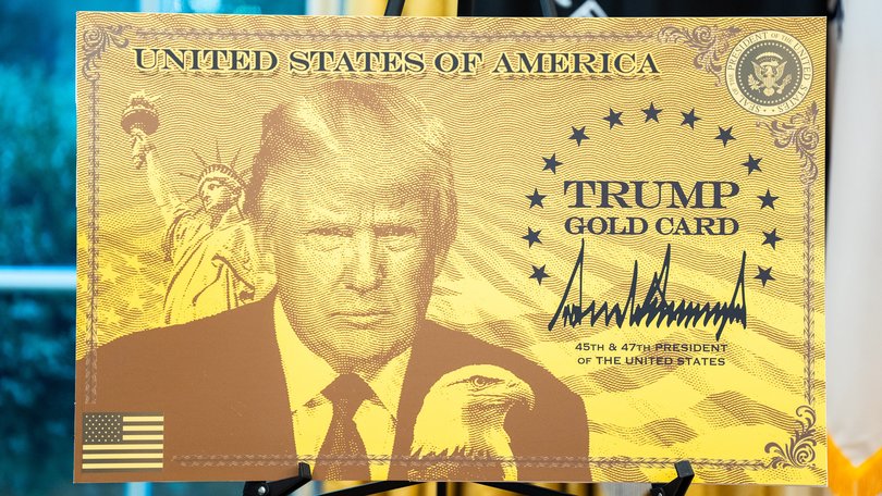 A replica “Trump Gold Card” on display Friday in the Oval Office. MUST CREDIT: Demetrius Freeman/The Washington Post
