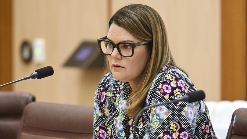 Senator Sarah Hanson-Young called for regulations to be overhauled so safety was prioritised after a deadly Optus outage resulted in three deaths. Picture: NewsWire / Martin Ollman