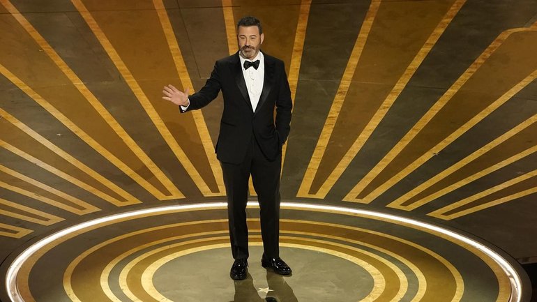 Jimmy Kimmel was reportedly preparing to enter contract negotiations before his TV show was pulled.