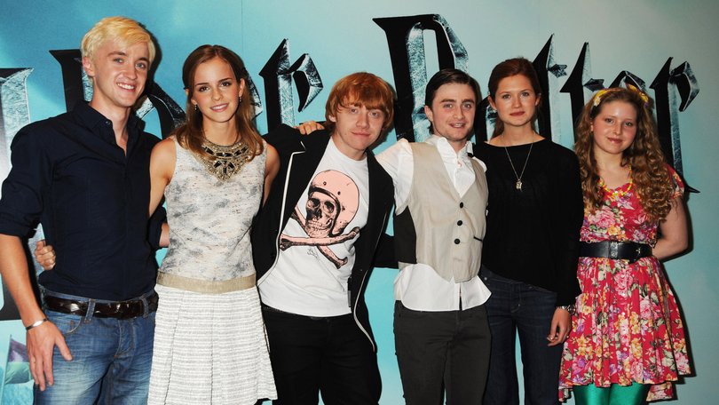 Jessie Cave with castmates Tom Felton, Emma Watson, Rupert Grint, Daniel Radcliffe and Bonnie Wright.