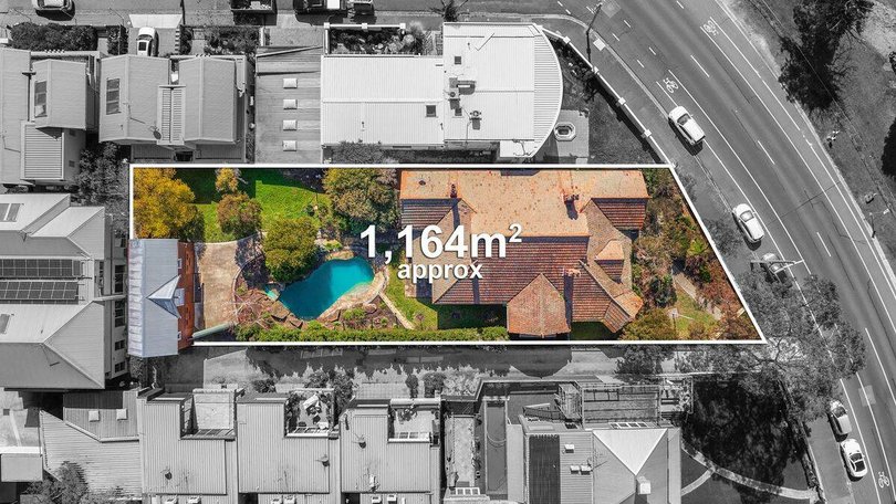 Currently listed with a price guide of $6.5 million to $7 million, the property offers expectional waterfront views. Pic: Ray White.