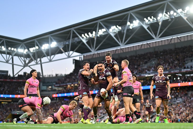 BRISBANE, AUSTRALIA - SEPTEMBER 28: Deine Mariner of the Broncos celebrates with team mates after scoring a try to tie the scores during the NRL Preliminary Final match between Brisbane Broncos and Penrith Panthers at Suncorp Stadium, on September 28, 2025, in Brisbane, Australia. (Photo by Albert Perez/Getty Images)