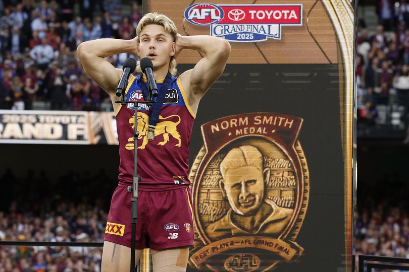 Will Ashcroft accepting the Norm Smith Medal.