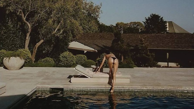 Reality star and model Kendall Jenner posed photos of her Harbour sun lounge on Instagram. Pic: Instagram/harbour__international.