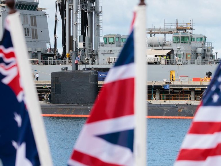 A parliamentary committee is scrutinising an AUKUS side agreement between Australia and Britain. (Richard Wainwright/AAP PHOTOS)