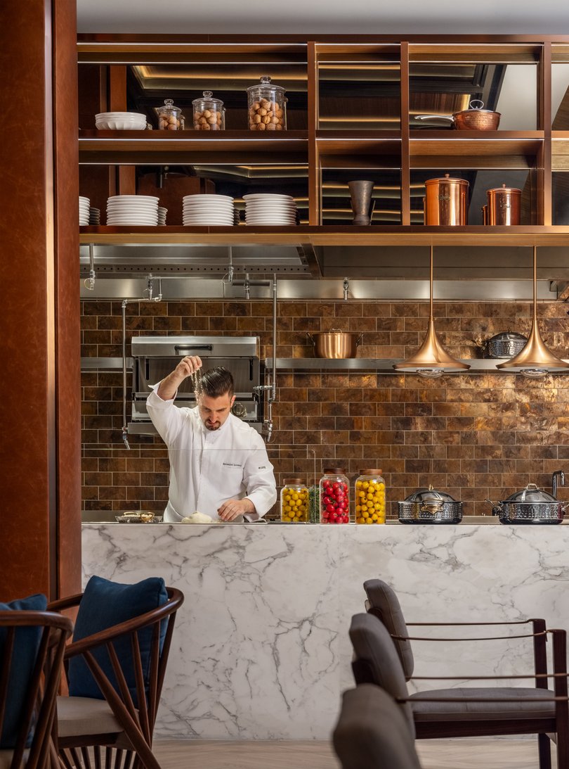 The Mandarin Oriental Qianmen’s Vicini restaurant serves refined Italian cuisine in an intimate setting that pairs Beijing’s historic charm with contemporary elegance.