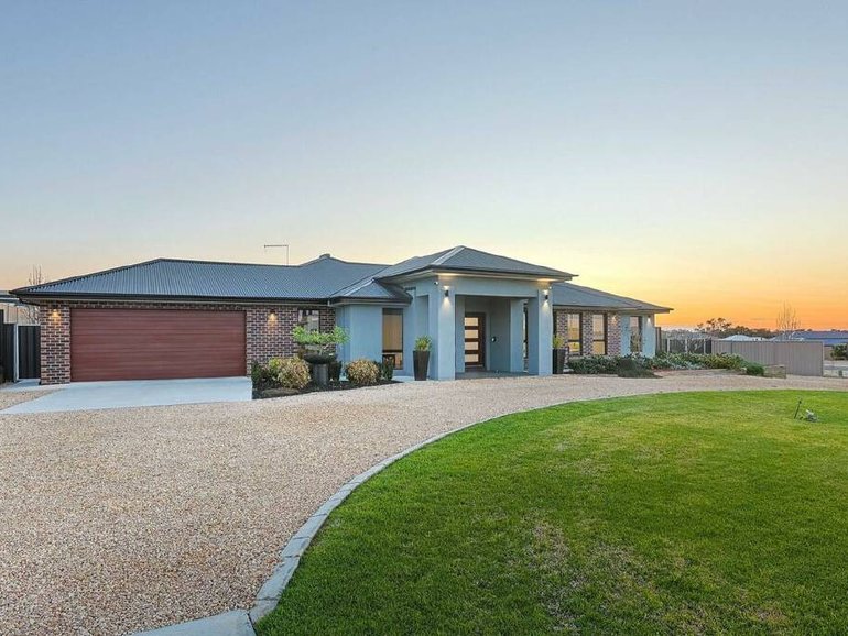 Cotality's Home Value Index for September shows the median regional dwelling value now stands at $700,688.