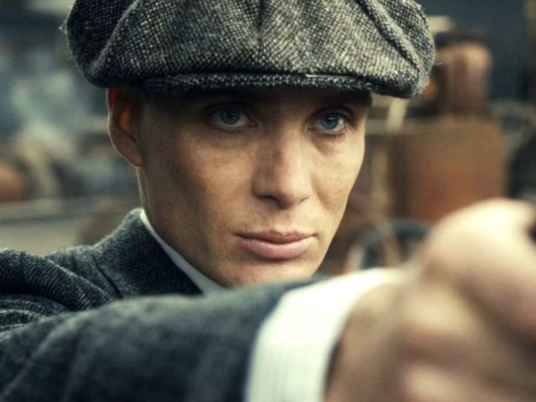 Peaky Blinders is returning in movie form.~|~|pIXDpQoSPi