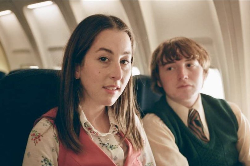 Alana Haim and Cooper Hoffman in Licorice Pizza.
