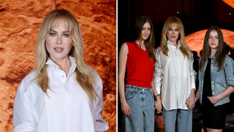 Fans have celebrated Nicole Kidman's PAris Fashion Week appearance with her children by her side.