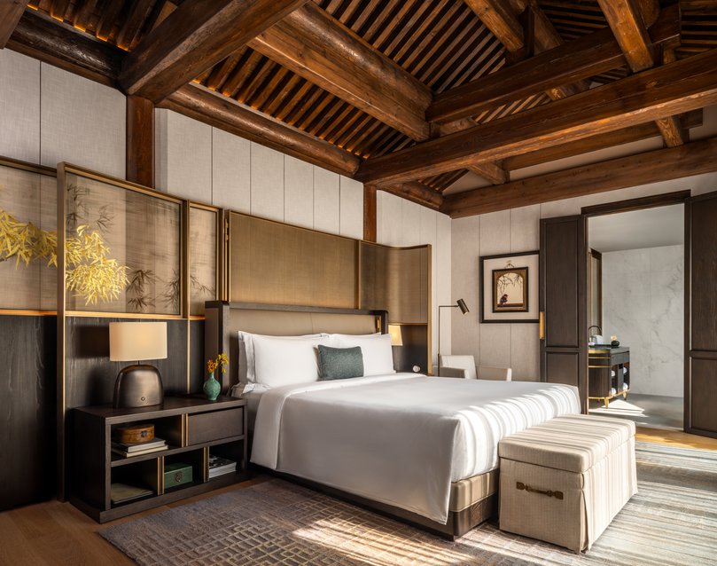 Mandarin Oriental Qianmen Grand courtyard bedroom.