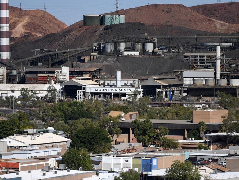 State and federal governments pledged $600 million for Glencore's ailing copper facilities. (Dan Peled/AAP PHOTOS)