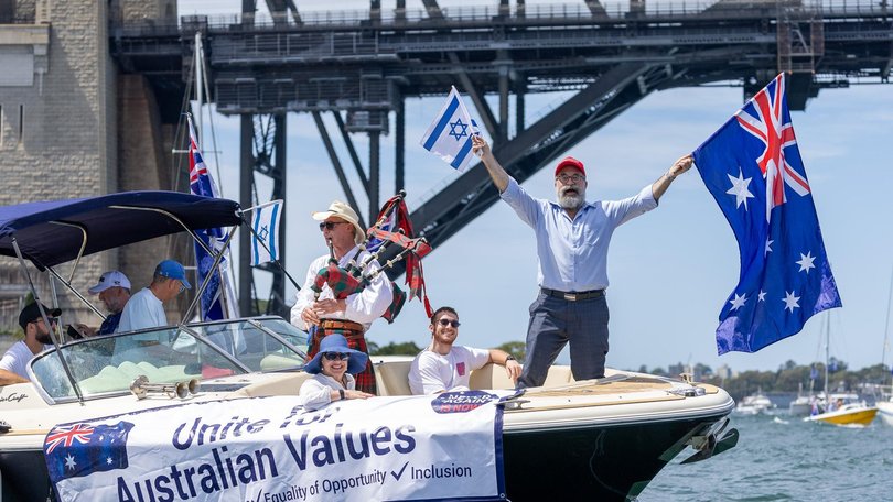 The group carried slogans calling for Australians to ‘unite’. Picture: NewsWire / Thomas Lisson