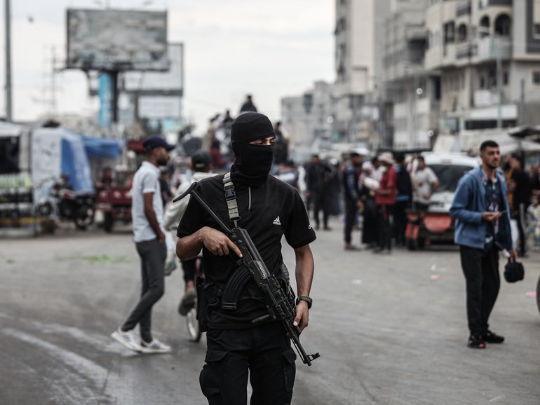 Hamas has recalled about 7000 members of its security forces to reassert control over areas of Gaza.