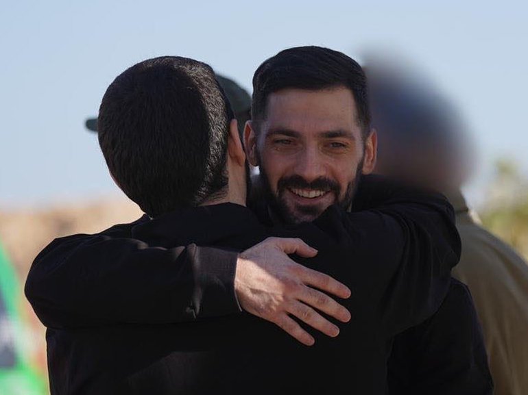 Gali and Ziv Bermam at the IDF reception point