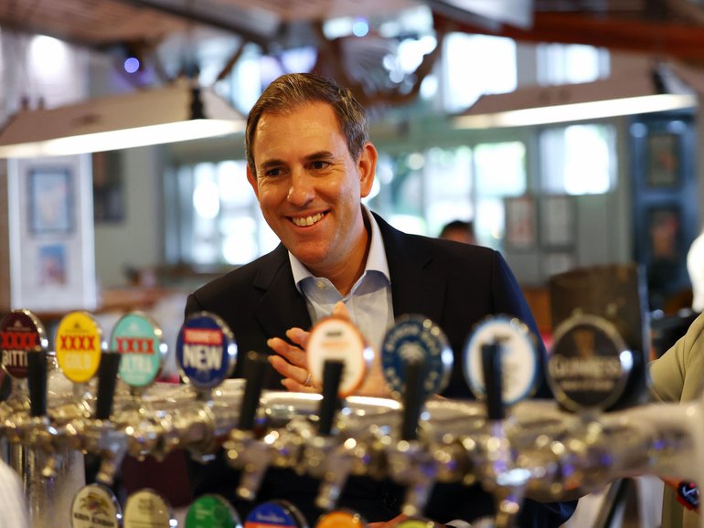 BRISBANE, AUSTRALIA- NewsWire Photos- OCTOBER 14, 2025 Treasurer Jim Chalmers holds a press conference at The Paddo Tavern in Brisbane. Nigel Hallett/ NewsWire