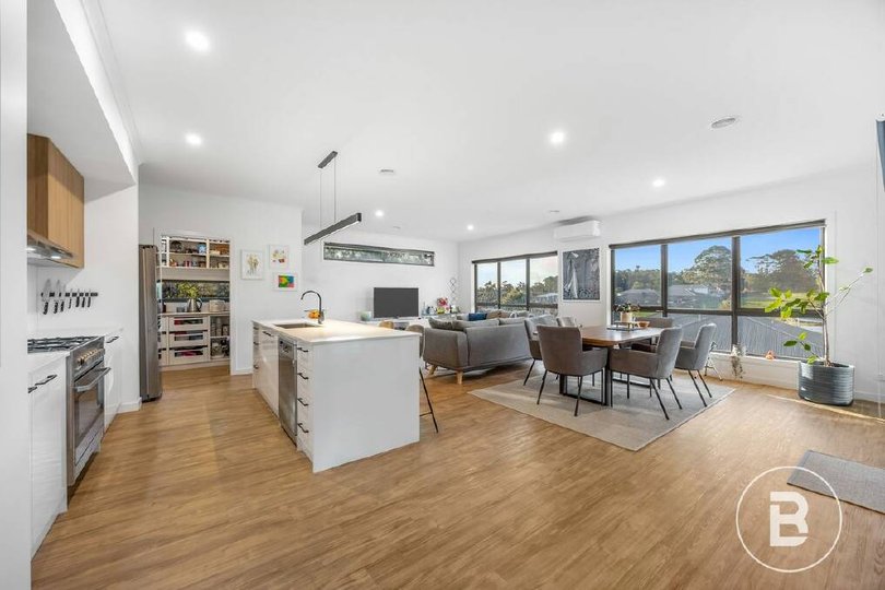 27 Heights Crescent, Ballarat North.