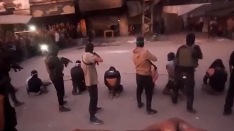 A deeply distressing video showing Hamas gunmen executing alleged collaborators in Gaza has cast doubt over US President Donald Trump’s new ceasefire plan.