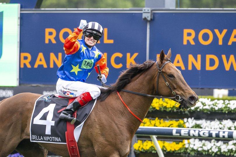 Bella Nipotina winning the 2024 Everest.