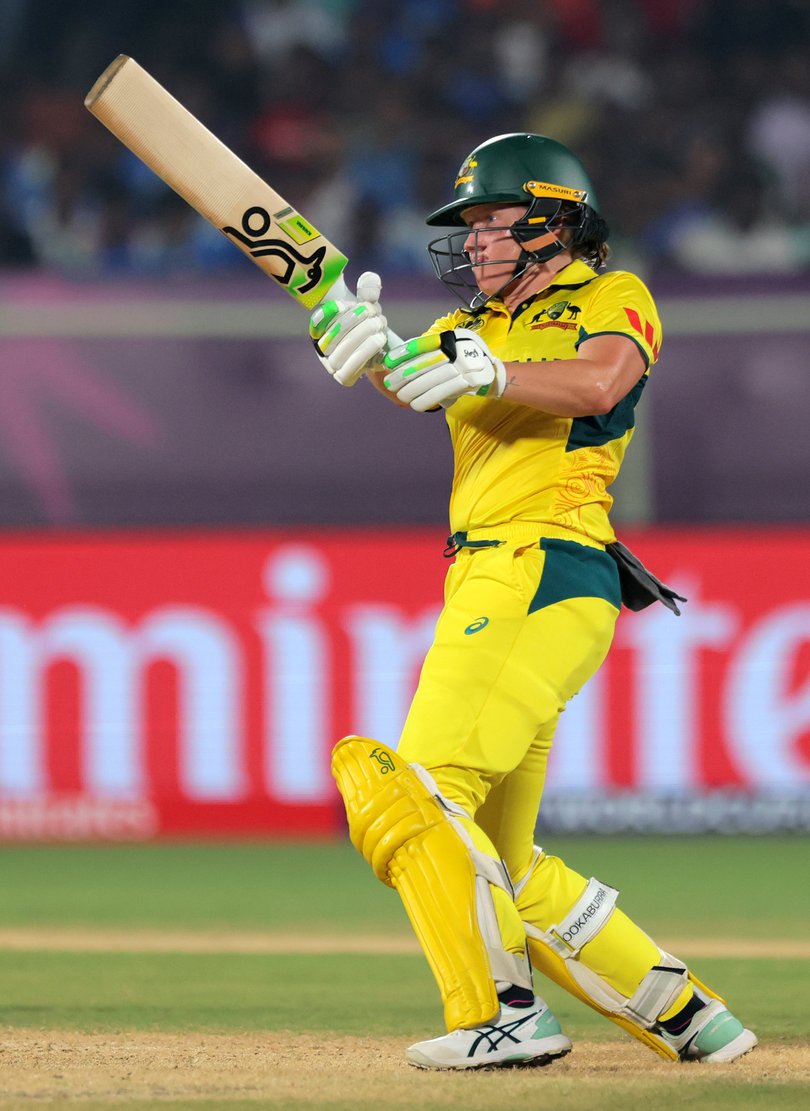 Alyssa Healy made 142 of 107 balls.