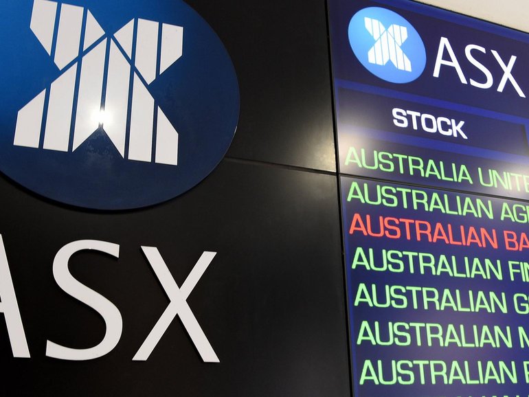 Real estate stocks and the banks were doing the heavy-lifting early, up 2.4 per cent and 1.1 per cent, respectively.

