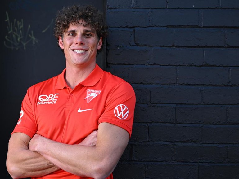 Sydney Swans recruit Charlie Curnow poses in his new club colours on Thursday. (James Ross/AAP PHOTOS)