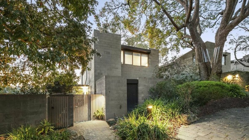 SOLD: 1/76 Molesworth Street, Kew, VIC 3101