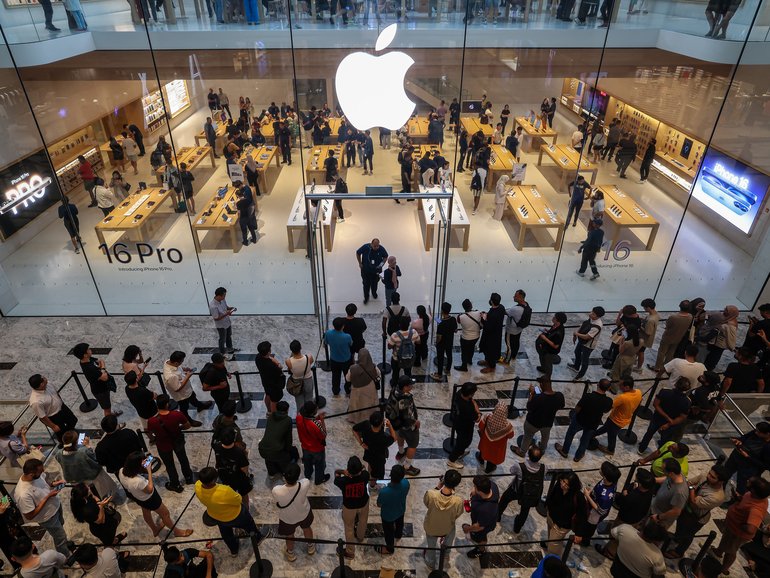 Research suggesting Apple’s iPhone 17 is selling well pushed the hardware giant to a record high as investor optimism spread to the ASX.