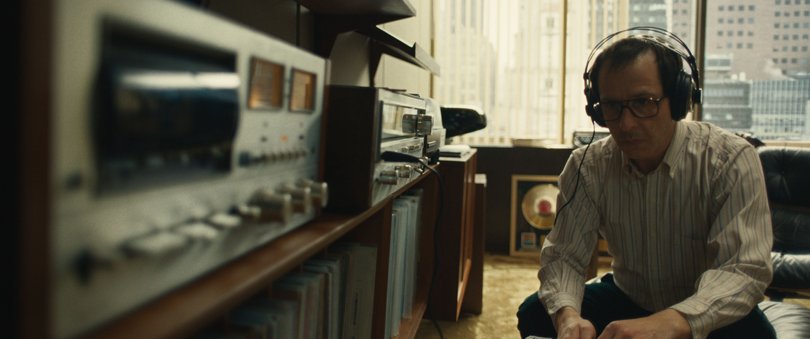 Jeremy Strong as Jon Landau in Springsteen: Deliver Me From Nowhere.