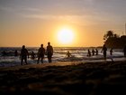 Swimmers find some cool relief as a spring heatwave grips NSW. (Bianca De Marchi/AAP PHOTOS)