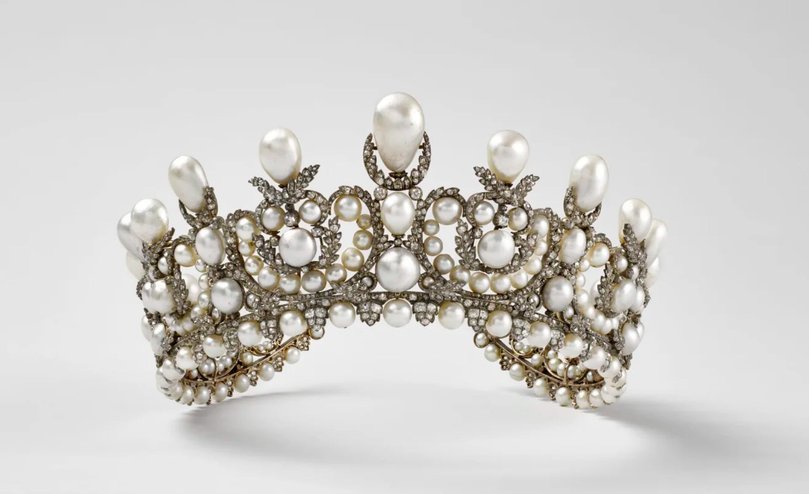 Louvre heist stolen jewellery - Tiara of Empress Eugenie.