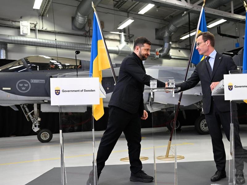 Ukrainian President Volodymyr Zelensky has visited jet fighter maker Saab in southern Sweden. (AP PHOTO)