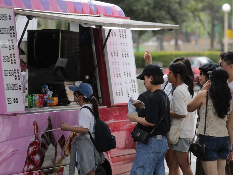 The mercury crept close to 40C for much of the city. Picture: Christian Gilles / NewsWire