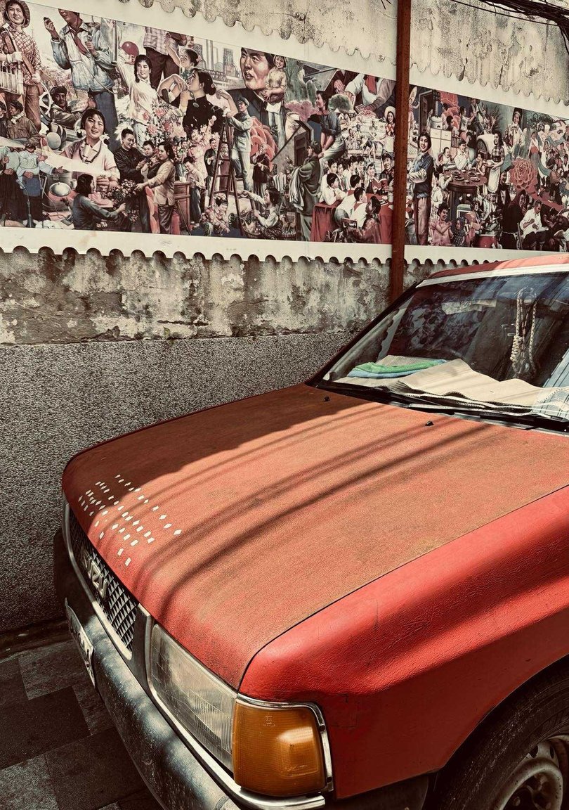 A backstreet in Talat Noi.