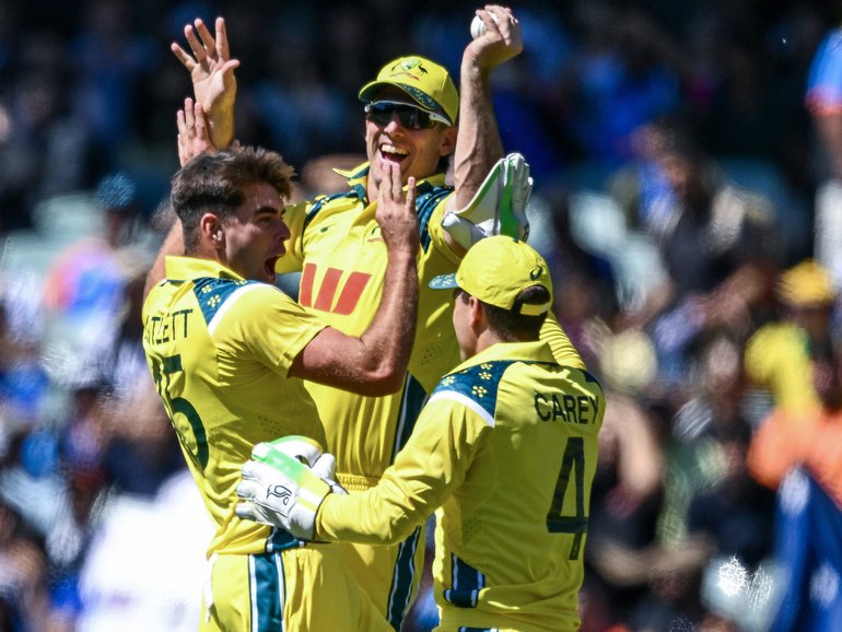 ADELAIDE, AUSTRALIA - OCTOBER 23: Xavier Bartlett of Australia celebrates the wicket of Virat Kohli of India during game two in the One Day International series between Australia and India at Adelaide Oval on October 23, 2025 in Adelaide, Australia. (Photo by Mark Brake/Getty Images)