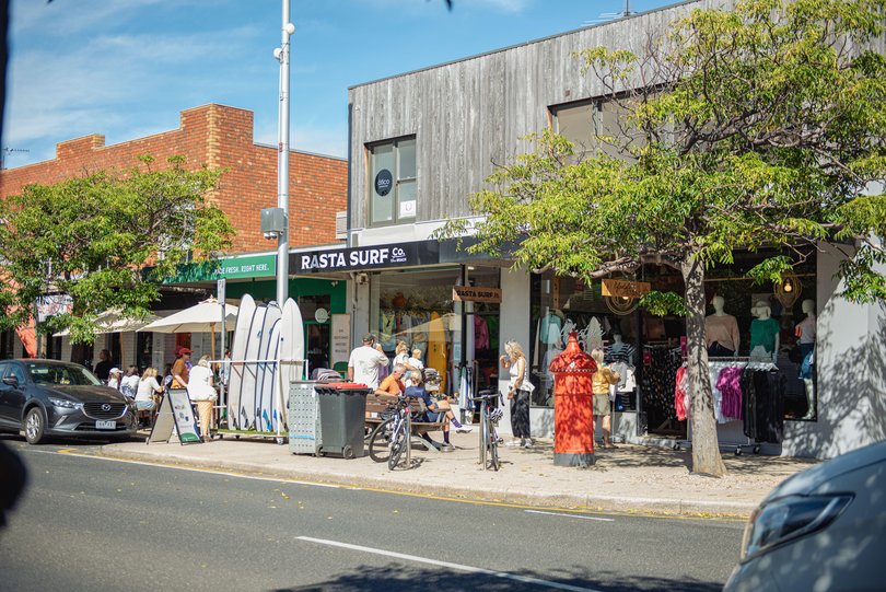 Swim with dolphins and sea lions on a local boat tour, or travel across the bay to the Mornington Peninsula aboard the Sea Road ferry.