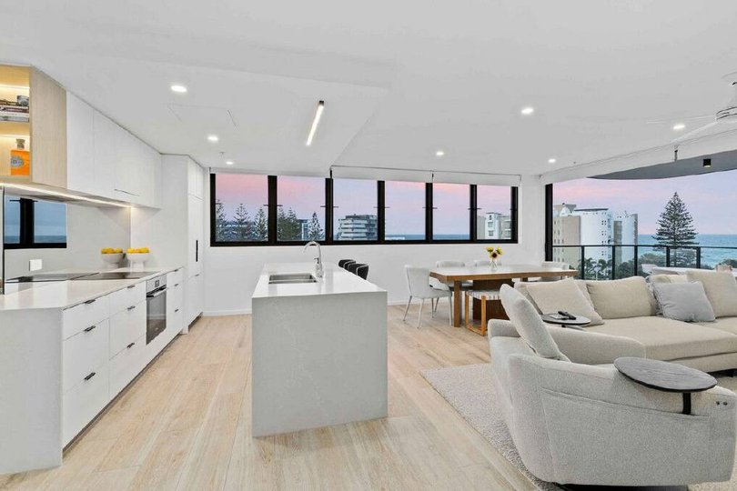 708/2 Mawarra Street, Palm Beach.