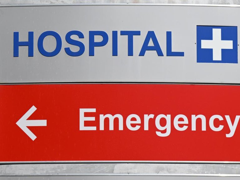 A nurse has been disqualified after maintaining a relationship with a vulnerable patient. (Lukas Coch/AAP PHOTOS)