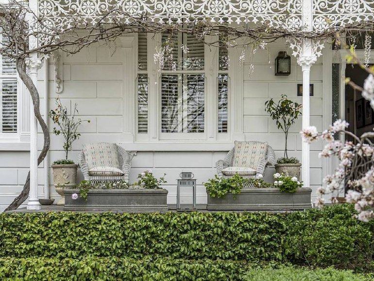 The Gunyah - Irresistible family surrounds in Armadale Victoria