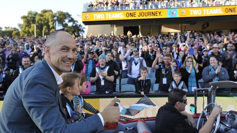 Port Adelaide great Warren Tredrea (pic) hasn't been kicked out of the club, says coach Josh Carr. (David Mariuz/AAP PHOTOS)