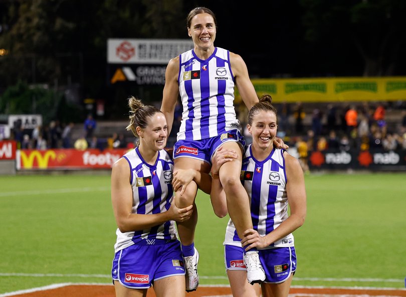 Hawthorn did not stay on the ground as Jasmine Garner was chaired off.