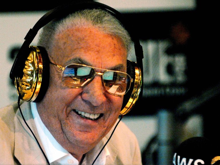 Australian broadcaster John Laws was known as ‘Golden Tonsils.