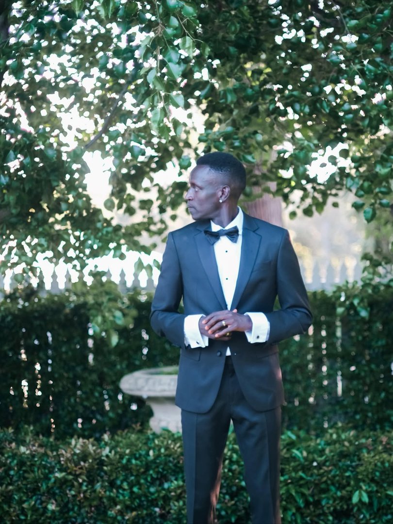 Peter Bol suited up on his wedding day.