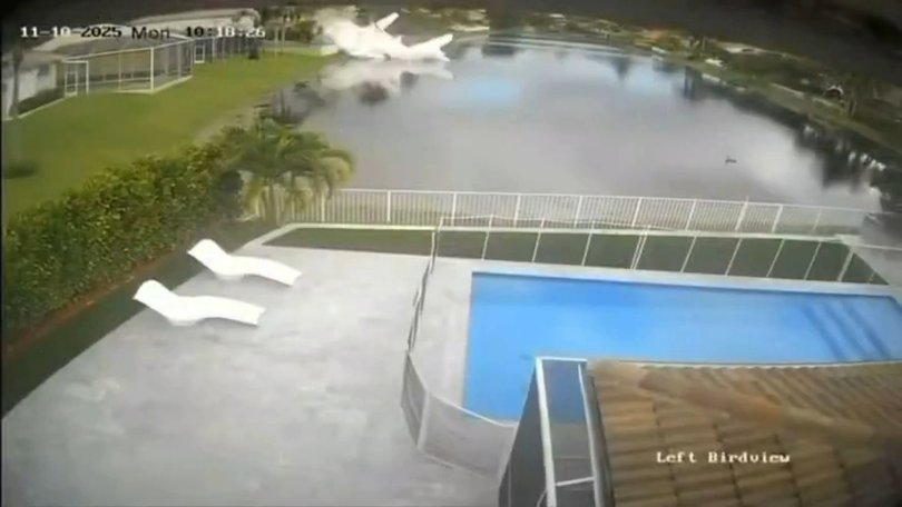 Plane crashes into lake in Coral Springs, Florida.