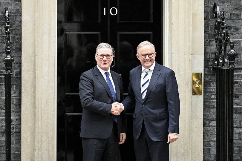 UK Prime Minister Keir Starmer (L) welcomes Australian Prime Minister Anthony Albanese to 10 Downing Street in September 2025.