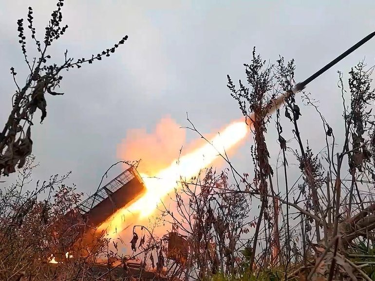 Russian forces are bombarding Kyiv, say local authorties.