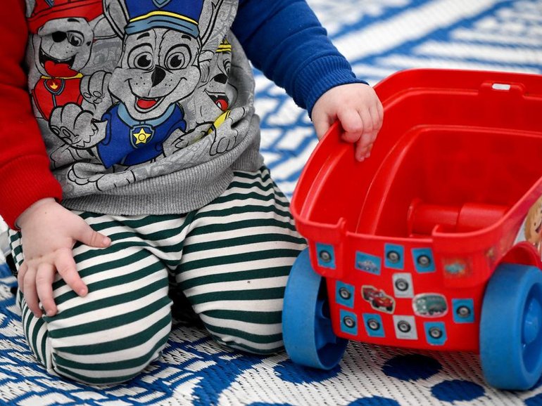 The Federal Government is boosting funding for national monitoring of Working with Children Checks. (Bianca De Marchi/AAP PHOTOS)